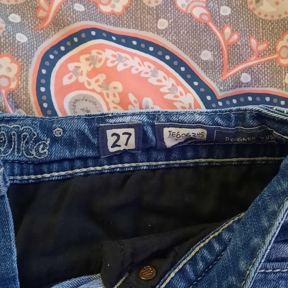 Clothes - Picture 4 of 5